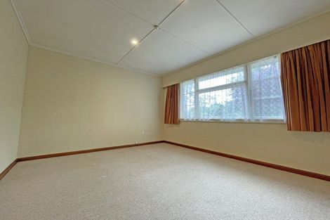 Photo of property in 28 Pahiatua Street, Hokowhitu, Palmerston North, 4410