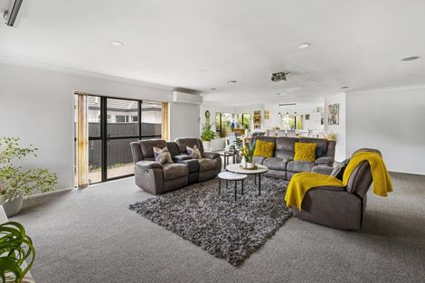 Photo of property in 18 Bucksburn Place, Greenmeadows, Napier, 4112