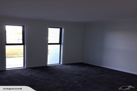 Photo of property in 5a Breakwater Way, Whitby, Porirua, 5024