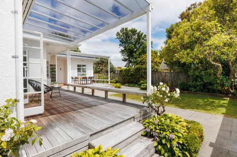 Photo of property in 215a Victoria Avenue, Hokowhitu, Palmerston North, 4410