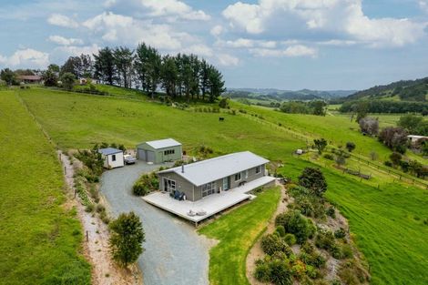 Photo of property in 571 Shoemaker Road, Waipu, 0582