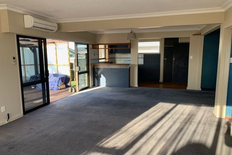 Photo of property in 12 Skerten Avenue, Hornby, Christchurch, 8042