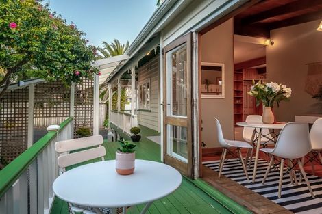 Photo of property in 2/160 Mokoia Road, Chatswood, Auckland, 0626