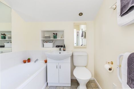 Photo of property in 106a Tauhinu Road, Miramar, Wellington, 6022