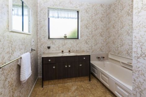 Photo of property in 19 Montclare Avenue, Ilam, Christchurch, 8041