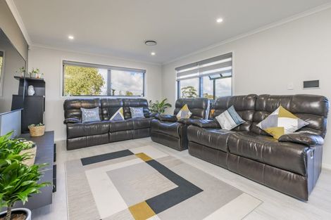 Photo of property in 55a Twin Parks Rise, Papakura, 2110