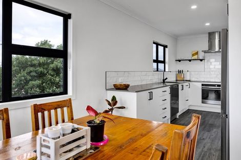 Photo of property in 35 Collins Street, Hawera, 4610