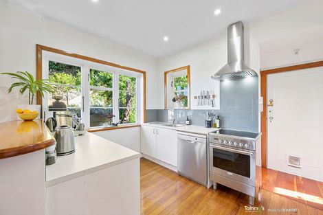 Photo of property in 121 Onslow Road, Khandallah, Wellington, 6035