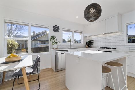 Photo of property in 265 Great North Road, Henderson, Auckland, 0612