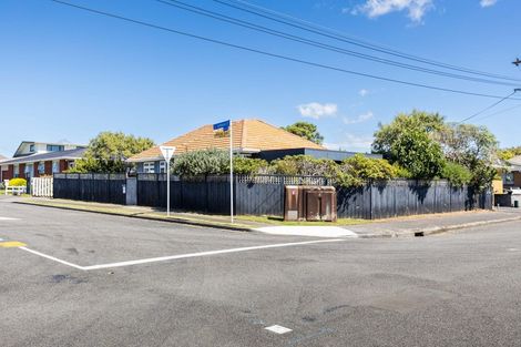 Photo of property in 2 Norman Street, Lower Vogeltown, New Plymouth, 4310