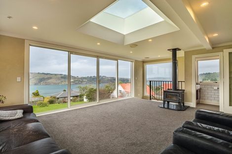 Photo of property in 64 Ellesmere Street, Ravensbourne, Dunedin, 9022