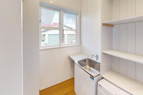 Photo of property in 2 Koromiko Avenue, Roslyn, Palmerston North, 4414