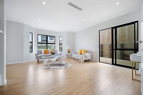 Photo of property in 16 Lumber Rise, Swanson, Auckland, 0614