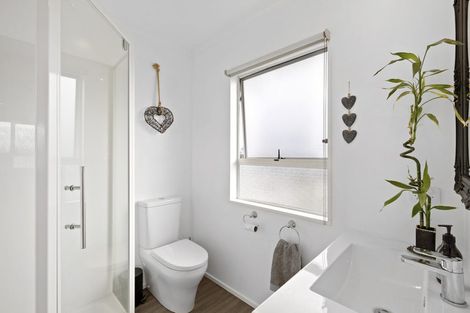 Photo of property in 5a Wesley Avenue, Frankleigh Park, New Plymouth, 4310