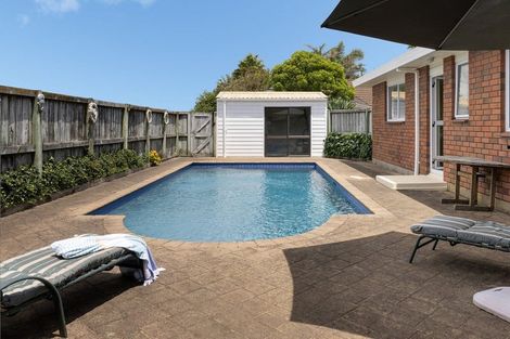 Photo of property in 52 Sunrise Avenue, Mount Maunganui, 3116