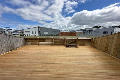 Photo of property in 14 Parahau Road, Papakura, 2110