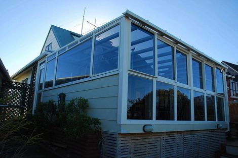 Photo of property in 52 Frobisher Street, Island Bay, Wellington, 6023