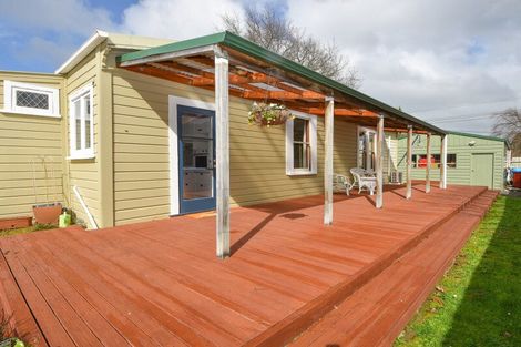 Photo of property in 62 Kent Street, Carterton, 5713