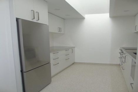 Photo of property in 14 Lawson Place, Mount Victoria, Wellington, 6011