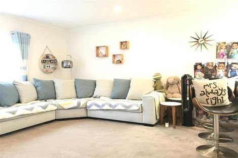 Photo of property in 2/7 Hamilton Place, Glenfield, Auckland, 0629