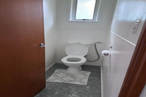 Photo of property in 35 Lantana Road, Green Bay, Auckland, 0604