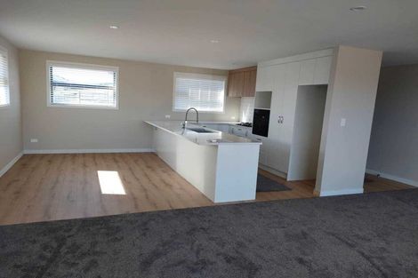 Photo of property in 35 Tahuna Minhinnick Drive, Glenbrook, 2681