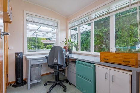 Photo of property in 15 Surrey Crescent, Hokowhitu, Palmerston North, 4410