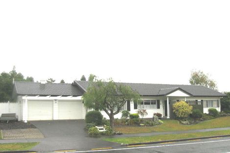 Photo of property in 98 Chelsea View Drive, Chatswood, Auckland, 0626