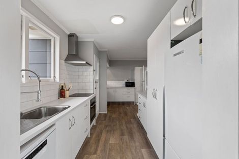 Photo of property in 49 Kimberley Grove, Westbrook, Palmerston North, 4412