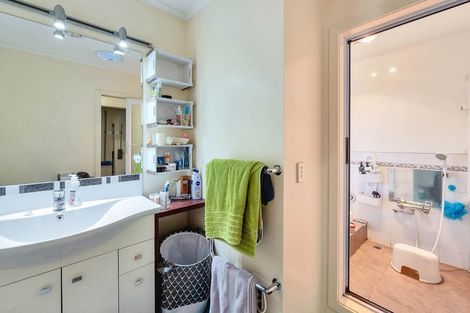 Photo of property in 52b Weldene Avenue, Glenfield, Auckland, 0629