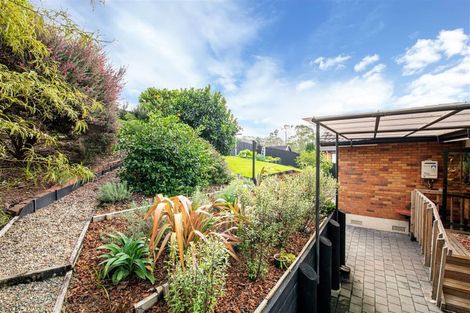 Photo of property in 34 Sapperton Drive, Henderson, Auckland, 0612
