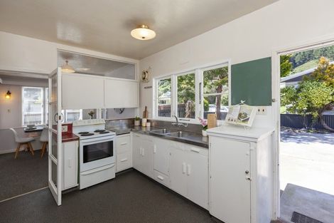 Photo of property in 26-28 Ruahine Street, Paraparaumu, 5032