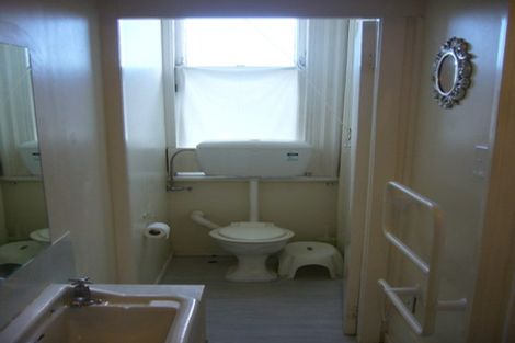 Photo of property in 4 Hawker Street, Mount Victoria, Wellington, 6011