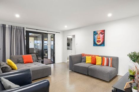 Photo of property in 5 Remutaka Lane, Carterton, 5713