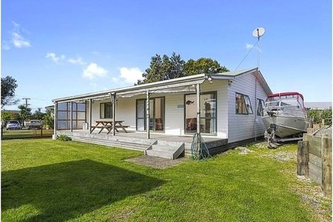 Photo of property in 124 One Tree Point Road, One Tree Point, 0118