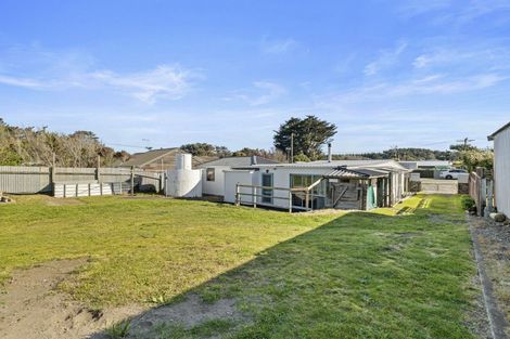 Photo of property in 9 Koura Street, Tangimoana, 4822