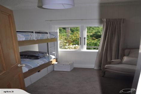 Photo of property in 2 Berkshire Street, Arrowtown, 9302