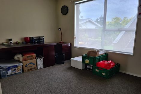 Photo of property in 17 Mckellar Place, Hornby, Christchurch, 8042