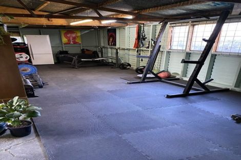 Photo of property in 10 Birdwood Road, Swanson, Auckland, 0612