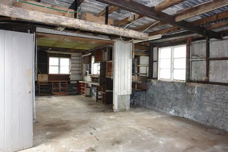 Photo of property in 28 Cambridge Street, Patea, 4520