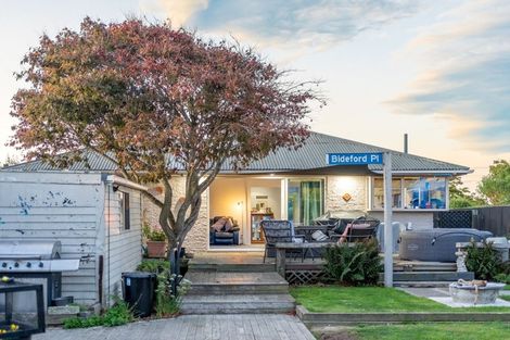 Photo of property in 14 Bideford Place, Dallington, Christchurch, 8061