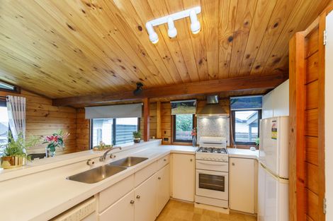 Photo of property in 12 Suzanne Grove, Kelvin Grove, Palmerston North, 4414