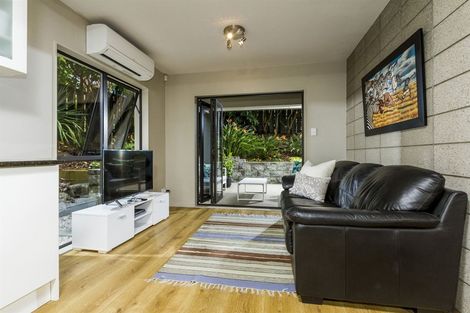 Photo of property in 2/304 Beach Road, Campbells Bay, Auckland, 0630