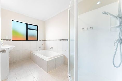 Photo of property in 52 Brookwood Drive, Henderson, Auckland, 0612