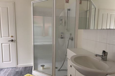 Photo of property in 2/271 Memorial Avenue, Burnside, Christchurch, 8053