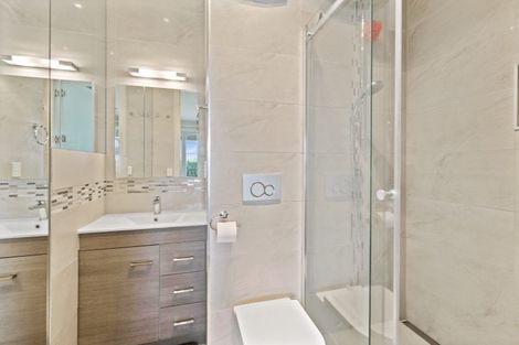 Photo of property in 15 Tarahunga Road, Levin, 5571