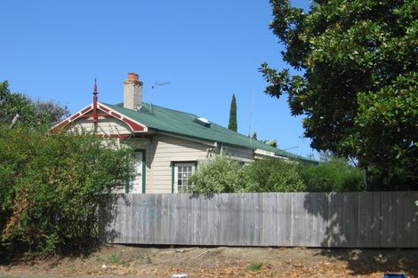 Photo of property in 24 Queen Mary Avenue, New Lynn, Auckland, 0600