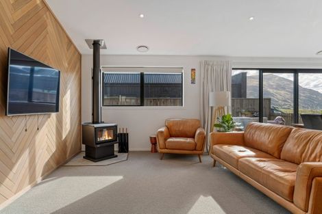 Photo of property in 43 Bannister Street, Jacks Point, Queenstown, 9371