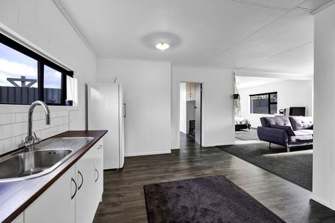 Photo of property in 35 Collins Street, Hawera, 4610