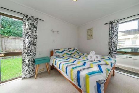 Photo of property in 2/72 Takutai Avenue, Half Moon Bay, Auckland, 2012